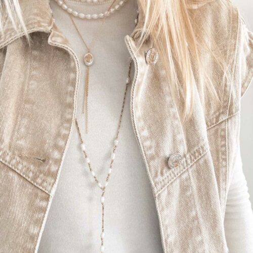 accumulation de colliers courts et longs en perles de culture véritables - fabrication française design Mademoiselle Oups