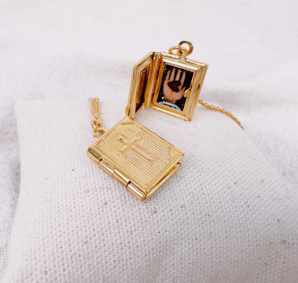 Collier bible locket - création Mademoiselle Oups