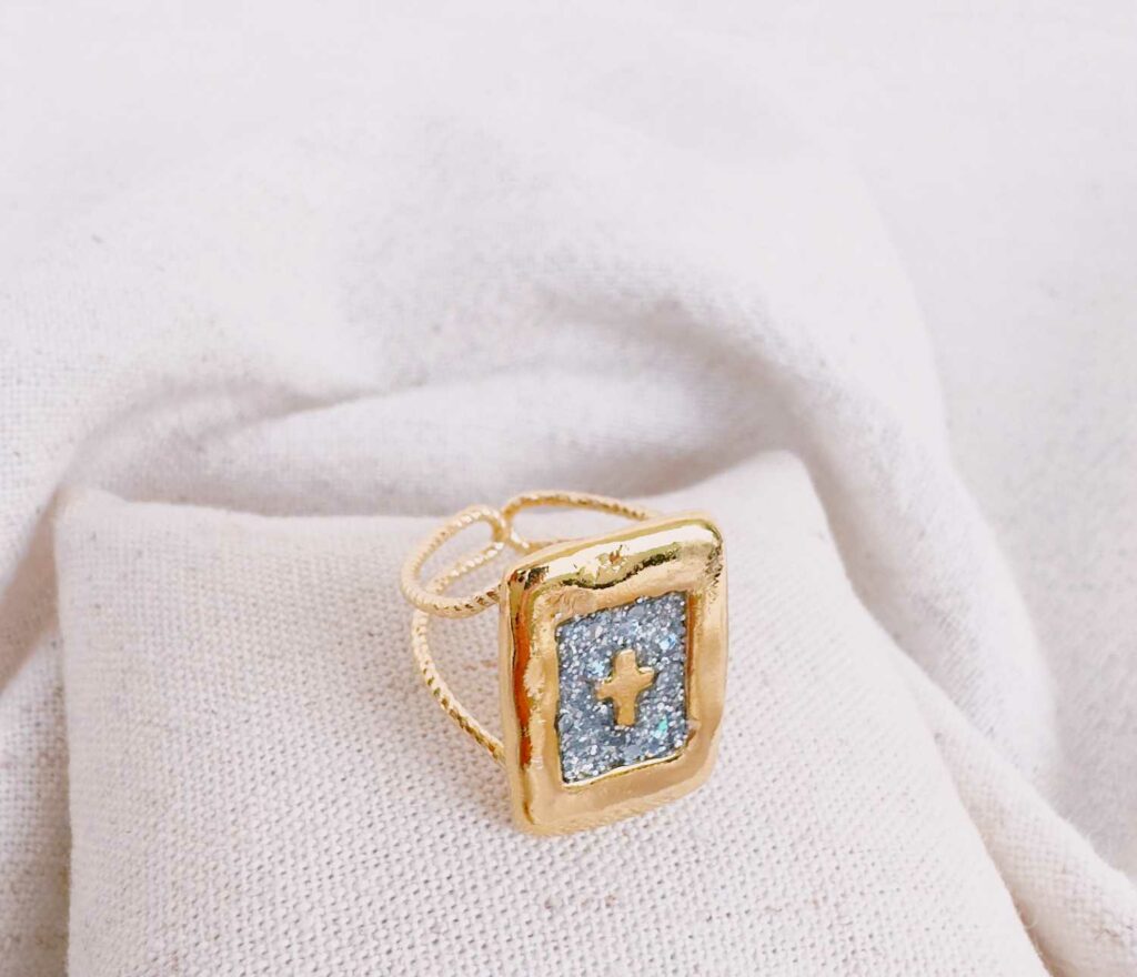 Bague scapulaire martelée et croix - émaillé par Mademoiselle Oups