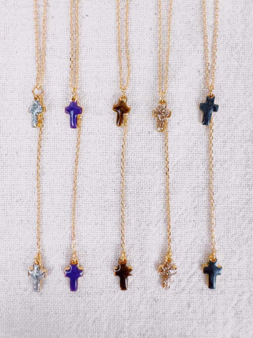 Collier chapelet et croix émaillées - Fabrication artisanale Mademoiselle Oups