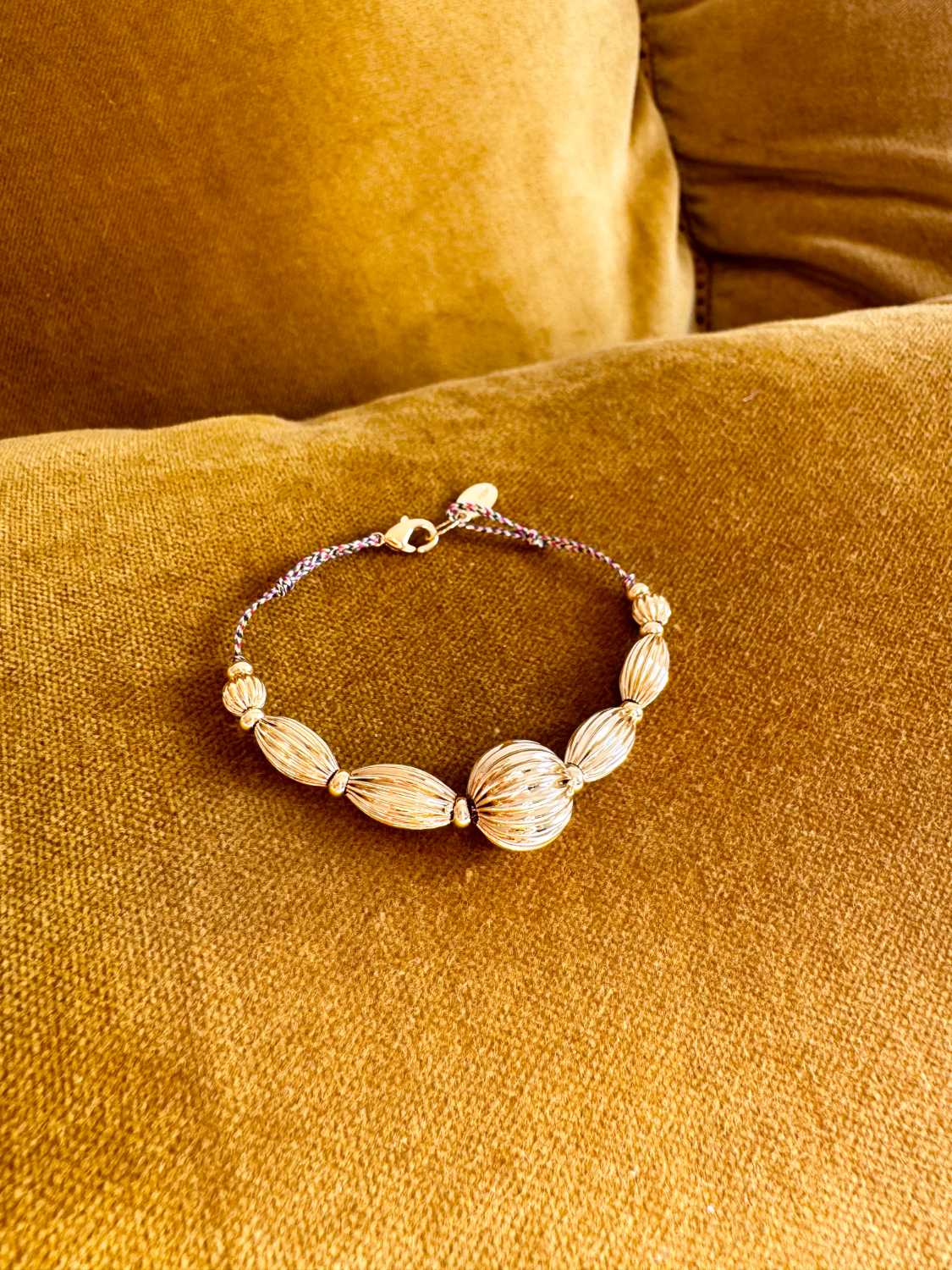 PORTOFINO-bracelet-cordon-boules-striées-or-mademoiselleoups2 bracelet réglable en cordon et perles striées dorées collection Portofino - fabrication française design Mademoiselle Oups