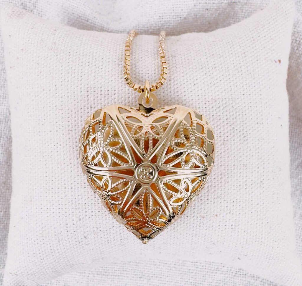 collier pendentif locket cœur dentelle - design Mademoiselle Oups