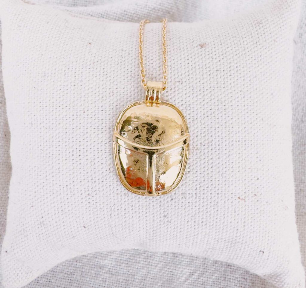 Collier scarabée émaillé khepri - Mademoiselle Oups