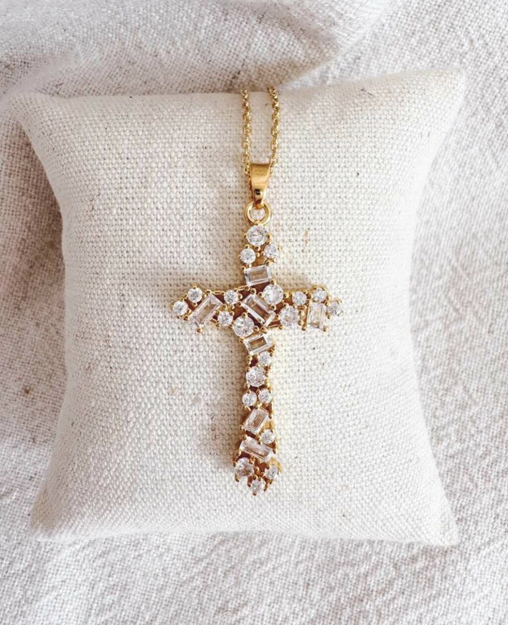 collier croix en cristal transparent - Fabrication Design français Mademoiselle Oups