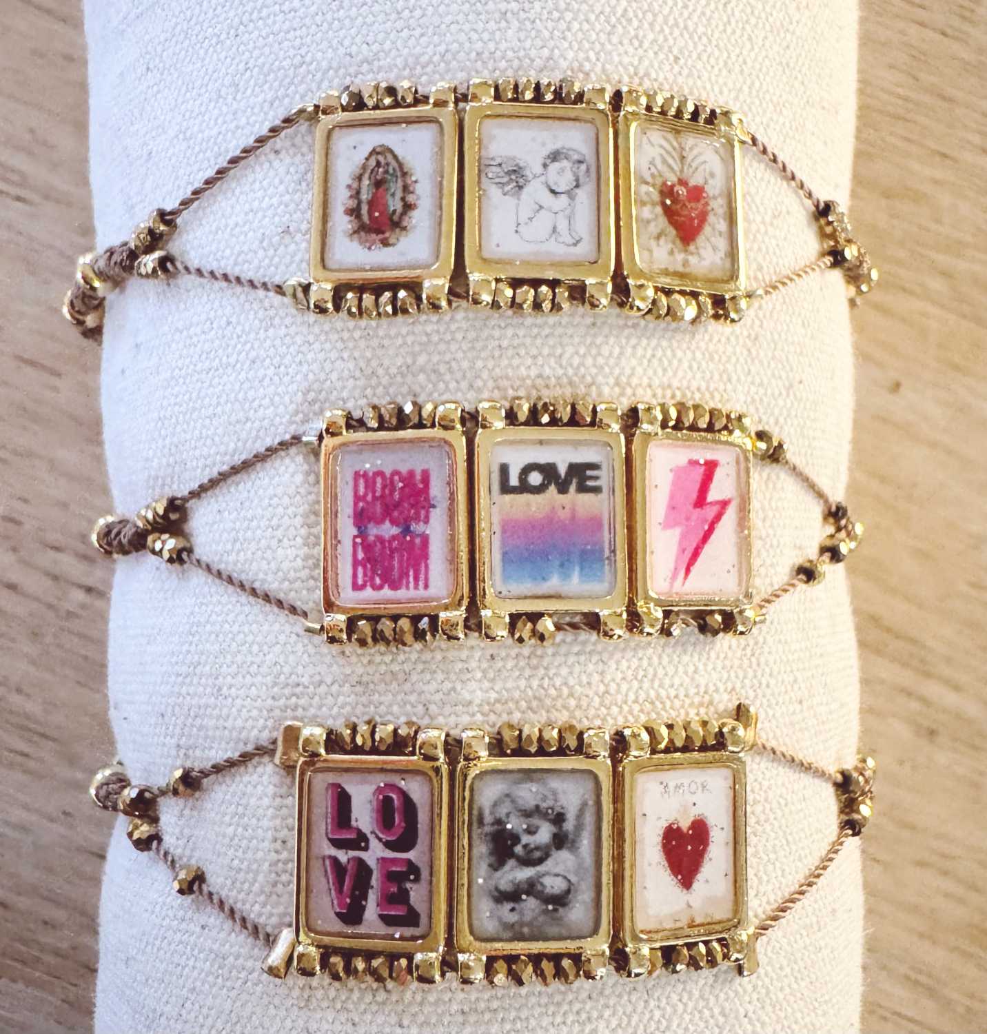 bracelet-triptyque-scapulaire-mademoiselleoups-2 Bracelet scapulaire trois médailles cordon - Mademoiselle Oups