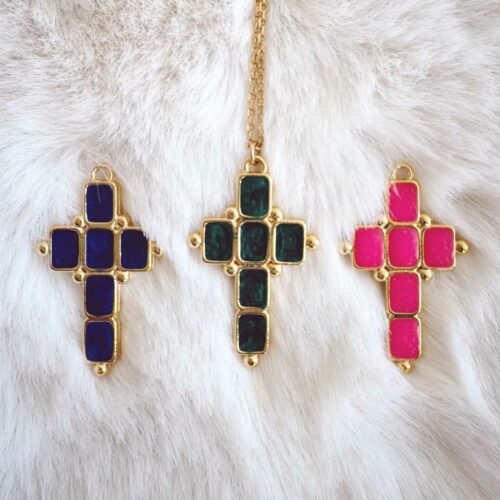 collier chaine fine et grande croix rectangles émaillés - design Mademoiselle Oups