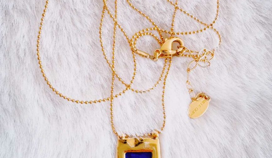 collier scapulaire médaille moyenne bords martelés et petite croix - Mademoiselle Oups