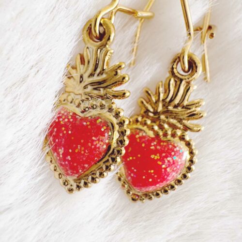 boucles d'oreilles crochets mini cœurs sacrés émaillés - design by Mademoiselle Oups