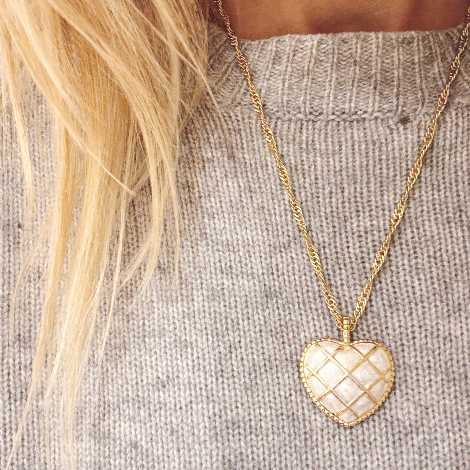 collier-coeur-matelassé-pendentif-chaine-torsadée-mademoiselleoups2 collier cœur matelassé et chaine torsadée - design Mademoiselle Oups