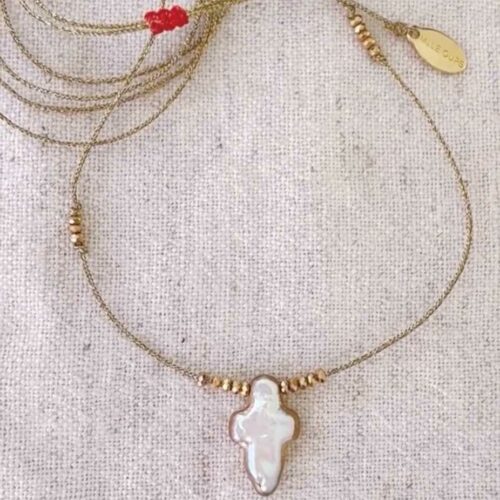 collier croix en nacre - design Mademoiselle Oups