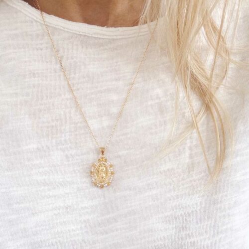 collier médaille icone sacree doree a l'or fin zircon pendentif vierge lumineux mademoiselle oups