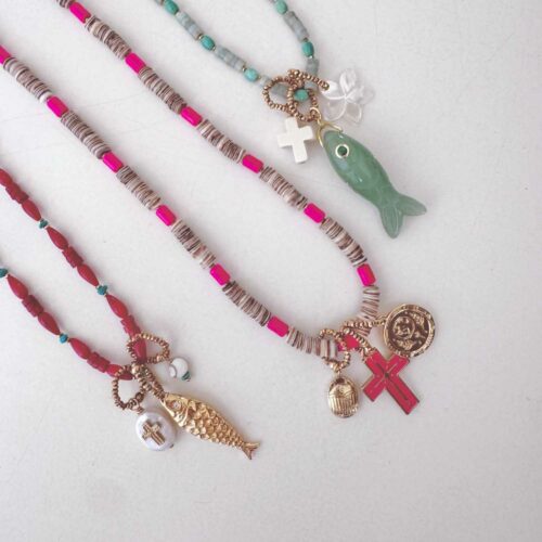 collection NOMAD de 12 colliers uniques en pierres naturelles et charms dorés - Mademoiselle Oups