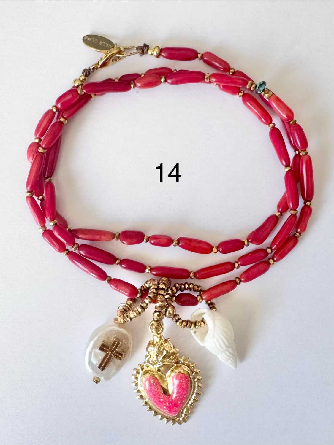 NOMAD-serie03-14-coeur-flamme-corail Collier NOMAD série 03 en perles de corail branche avec cœur flamme corail, coquillage blanc et galet perle de culture - atelier Mademoiselle Oups