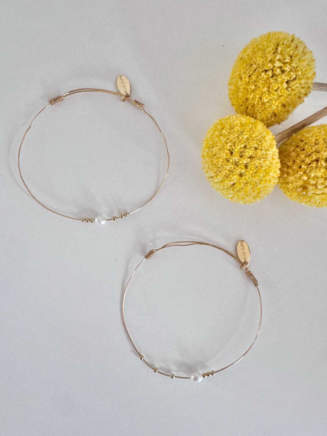 FILDOR bracelet duo mere fille perle culture - mademoiselle oups 1 Bracelet FILDOR en fil plaqué-or réglable avec véritable perle de cukture - Mademoiselle Oups