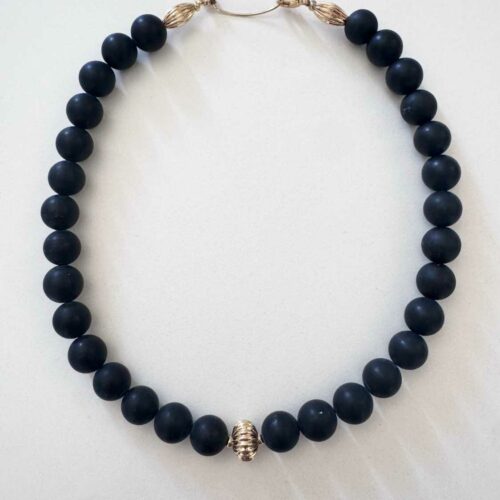 Collier de grosses perles en onyx noir de la capsule Bianca - Fabrication française par Mademoiselle Oups