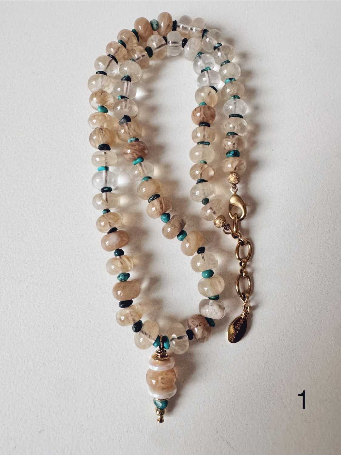 TERRA-01-collier-pierres-naturelles-quartz-jaune-creme-mademoiselle-oups Collier TERRA n°1 - collier unique en pierres naturelles en quartz jaune fabriqué à la main dans l'atelier MADEMOISELLE OUPS à Nîmes