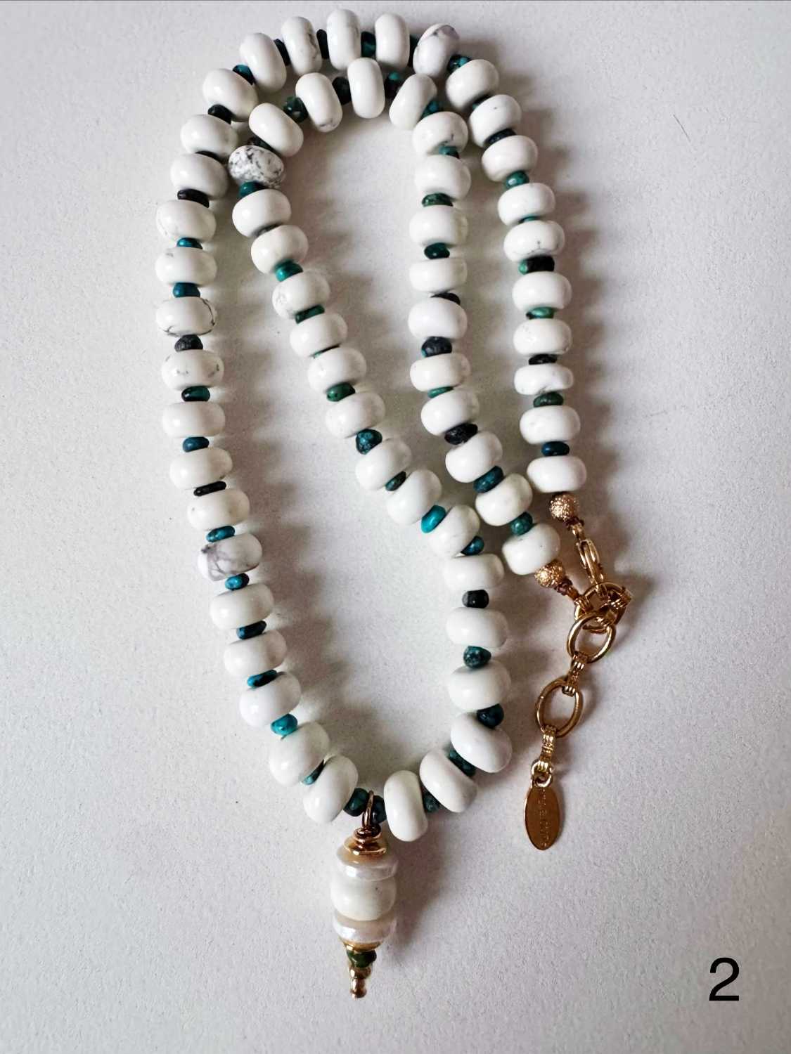 TERRA-02-collier-pierres-naturelles-howlite-blanche-mademoiselle-oups Collier TERRA n°2 - collier unique en pierres naturelles en howlite blanc fabriqué à la main dans l'atelier MADEMOISELLE OUPS à Nîmes