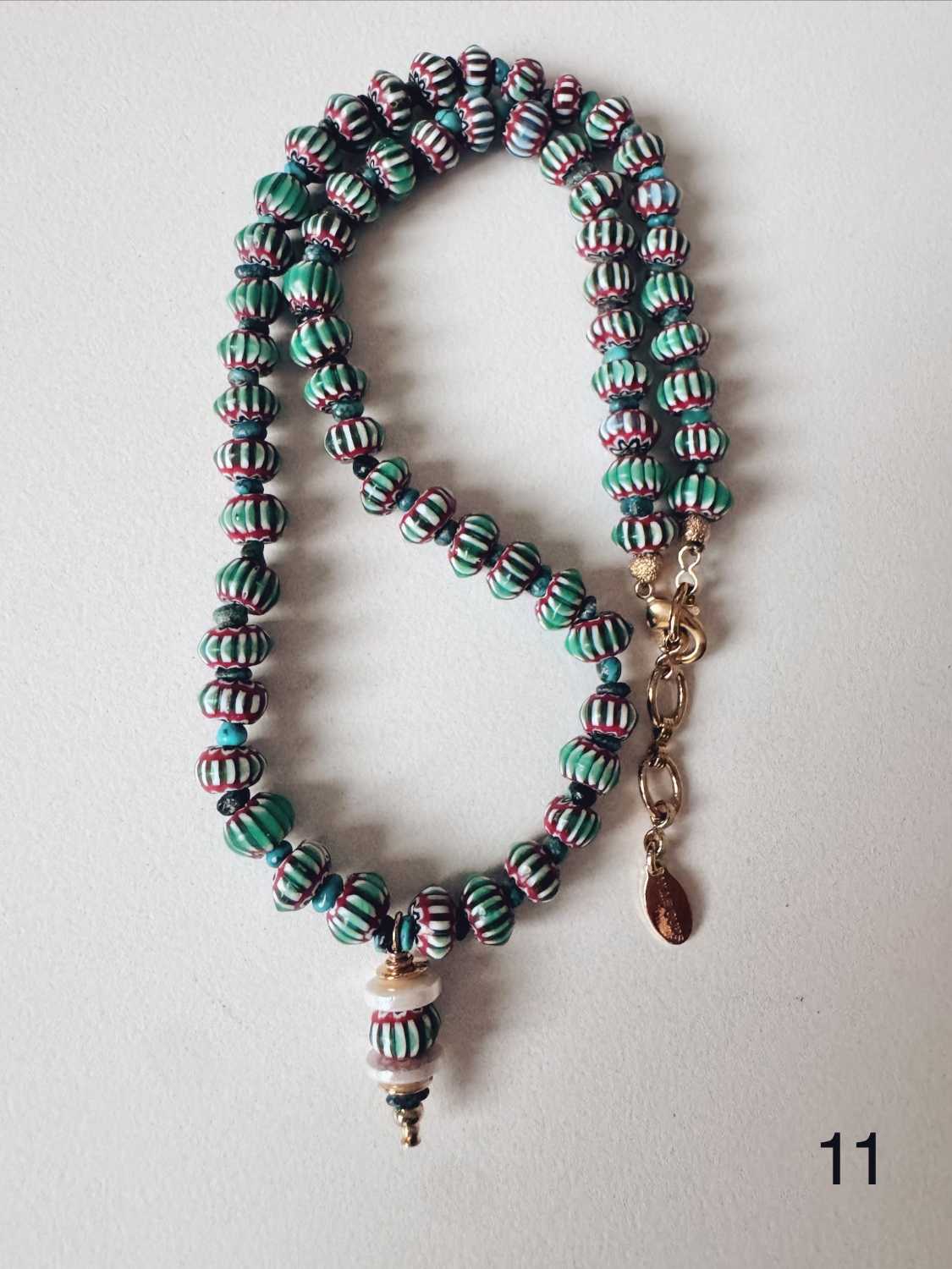 TERRA-11-collier-pierres-naturelles-verre-vintage-oups Collier TERRA n°11 - collier unique en pierres naturelles en verre vintage fabriqué à la main dans l'atelier MADEMOISELLE OUPS à Nîmes