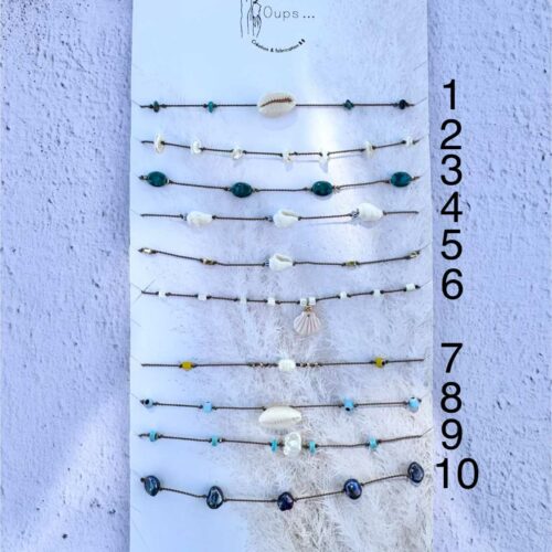 Bracelets de cheville SANDSTORM LIEN NATUREL en coquillages, nacre, turquoise, perles naturelles et pierres fines. Bijoux bohèmes artisanaux fabriqués en France par Mademoiselle Oups.