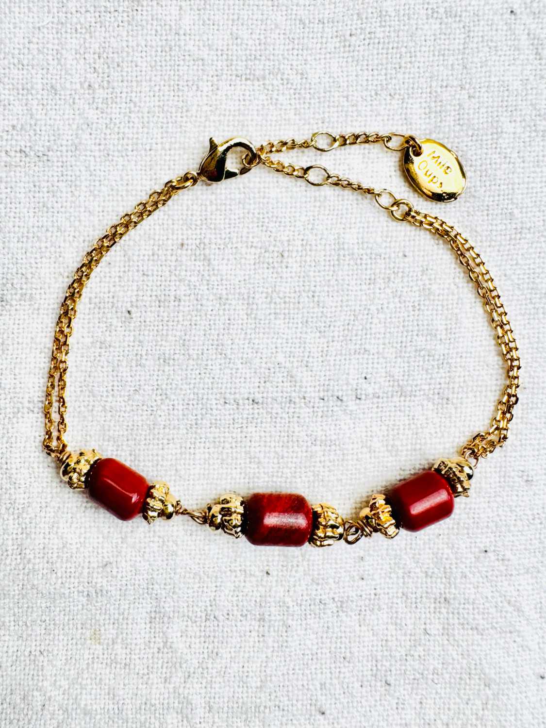 INDIAN-SUMMER-bracelet-rosario-jaspe-rouge-amerique-mademoiselle-oups Bracelet ROSARIO en jaspe rouge d’Amérique et détails dorés, assorti au collier chapelet ROSARIO – collection Indian Summer Mademoiselle Oups