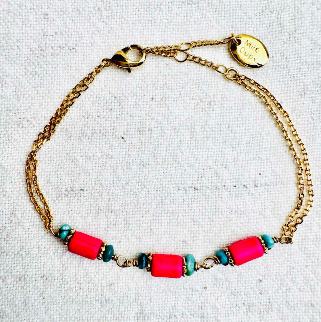 INDIAN-SUMMER-bracelet-santa-cruz-turquoise-nevada-magnesite-fuschia-mademoiselle-oups Bracelet SANTA CRUZ en magnésite fuchsia et turquoise du Nevada avec double chaîne dorée – collection Indian Summer Mademoiselle Oups
